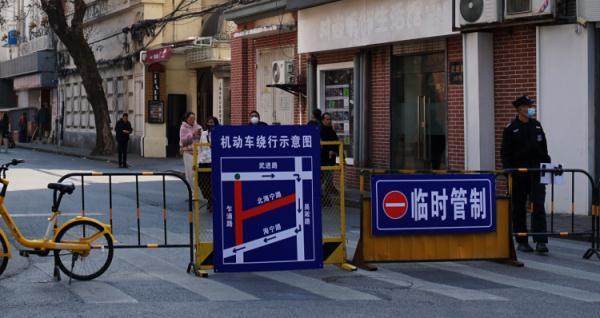 《酱园弄》外景地成热门打卡点 市民不断