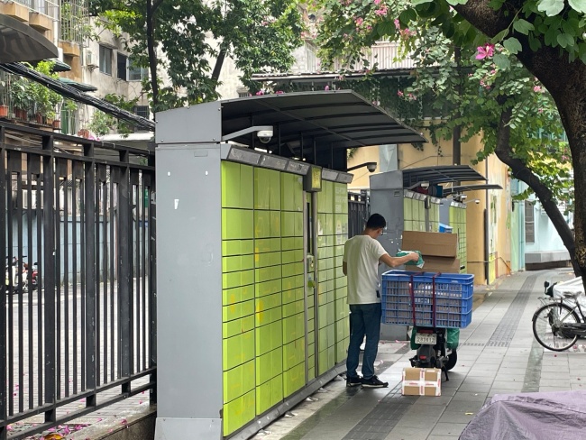 快递新规实施一周争议未息，多数快递公司暂未强制快递员执行