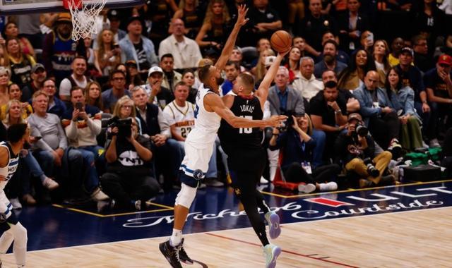 约基奇面对戈贝尔的得分是NBA最多