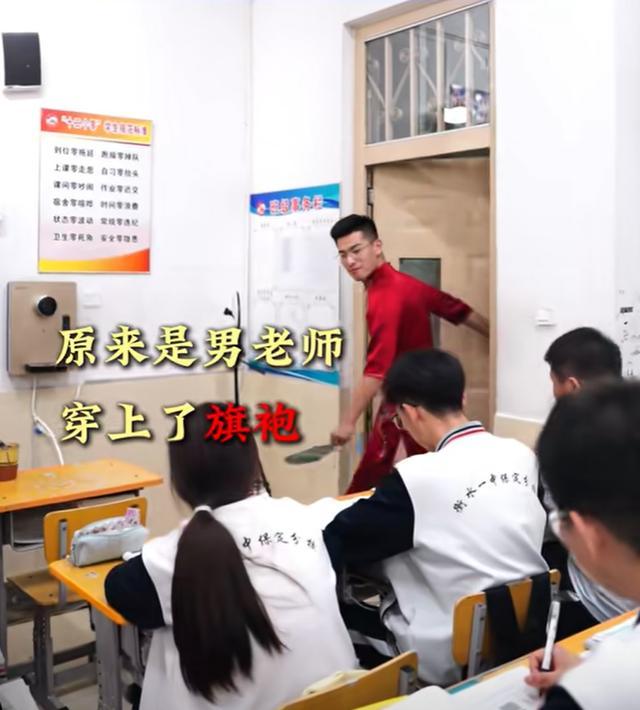 &ldquo;状元郎&rdquo;现身高考考点助阵加油