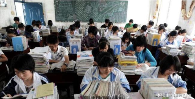 刚高考完就支出了3万5万 消费观引热议