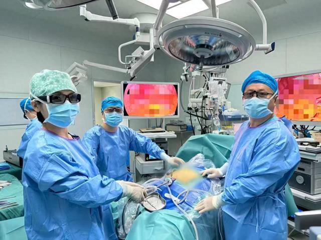 14岁女孩肠癌晚期腹痛半年以为痛经
